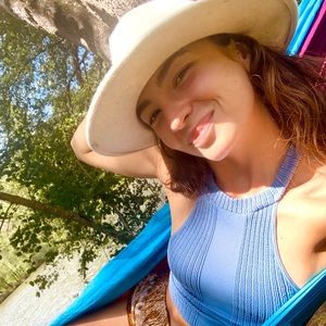 Meet your Posher, Carly